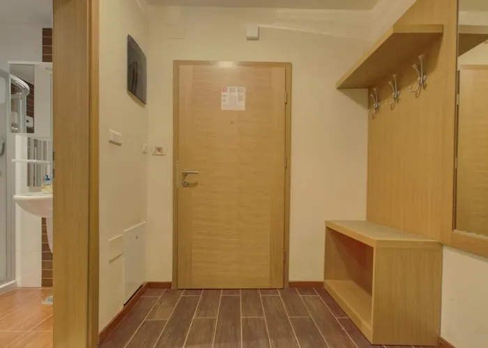 Merci Vucko-privatni 3*